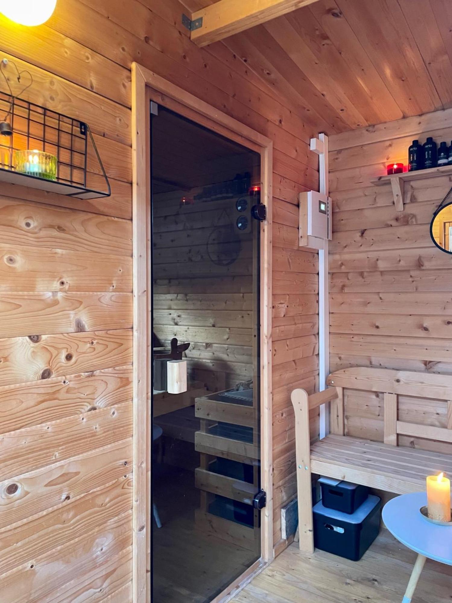 Modernes Holzhaus Im Skandinavischen Stil Mit Sauna, Garten Und 2 Katzen Norderstedt Exterior foto