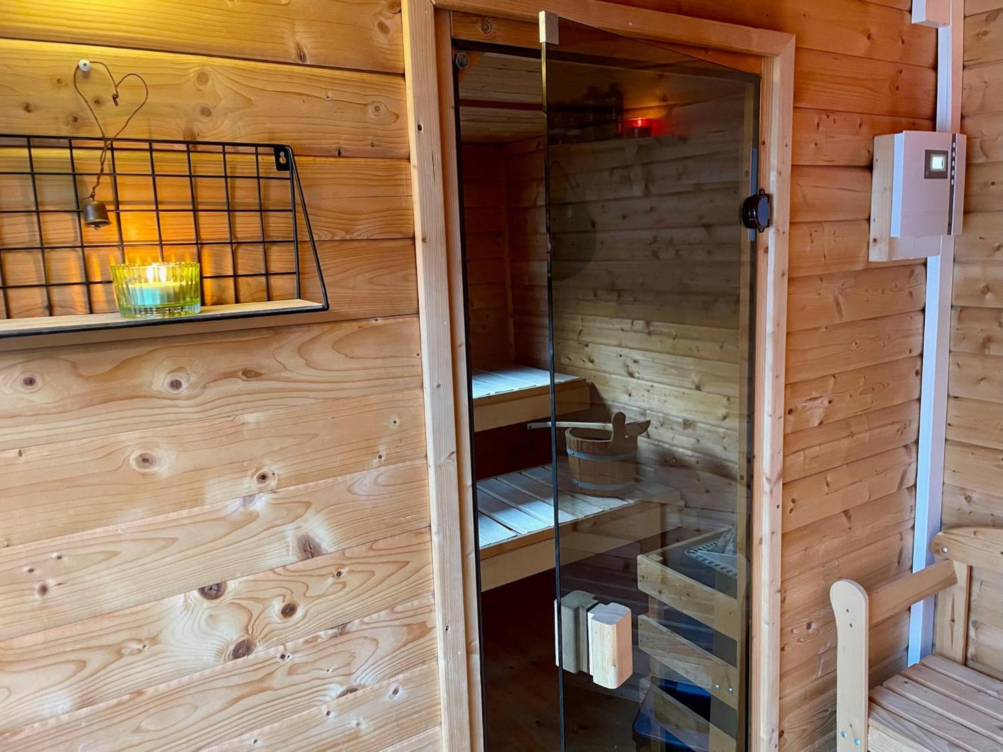 Modernes Holzhaus Im Skandinavischen Stil Mit Sauna, Garten Und 2 Katzen Norderstedt Exterior foto