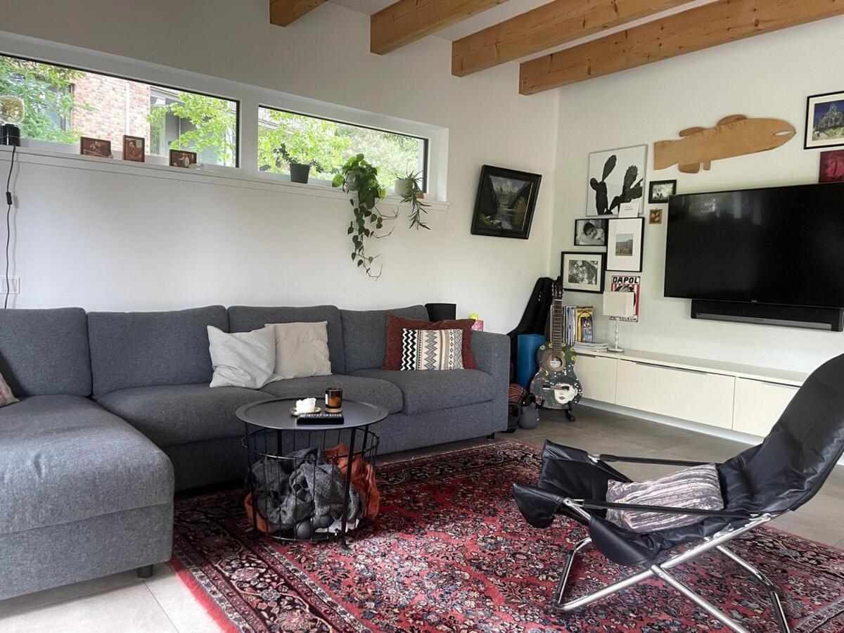 Modernes Holzhaus Im Skandinavischen Stil Mit Sauna, Garten Und 2 Katzen Norderstedt Exterior foto